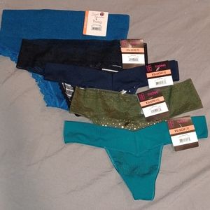 Lot of 5 Pair of Women's Thongs. Size XS